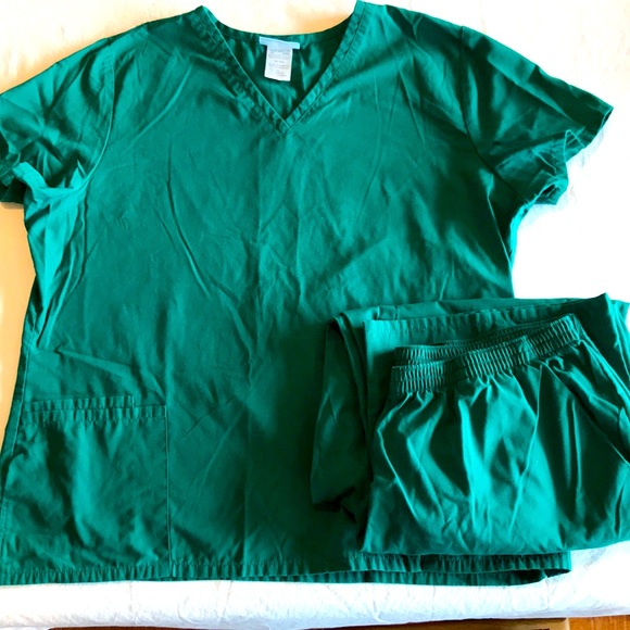 SB Green scrub set top& pants size XL